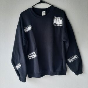 Band patchwork black crewneck